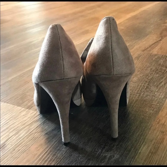 Tan bow heels - Picture 2 of 5